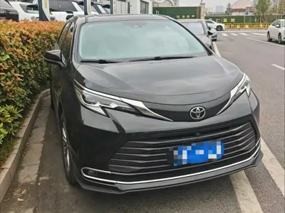 Toyota Sienna 2024, 16000 км, за 34137.07 USD