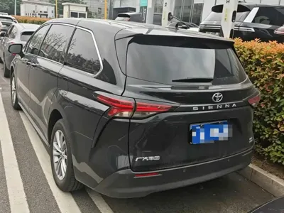 Toyota Sienna 2024, 16000 км, за 34137.07 USD
