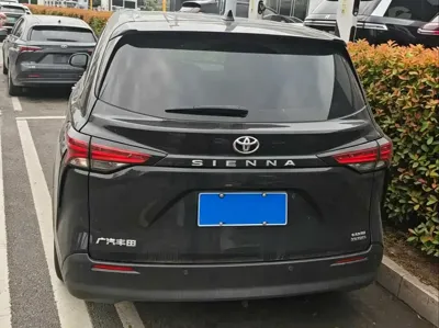 Toyota Sienna 2024, 16000 км, за 34137.07 USD