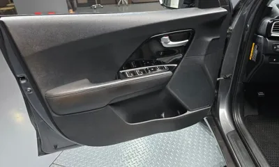 Kia Niro 2017, 101239 км, за 7877.12 USD - фото 24