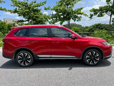 Mitsubishi Outlander 2020, 100000 км, за 11509.61 USD