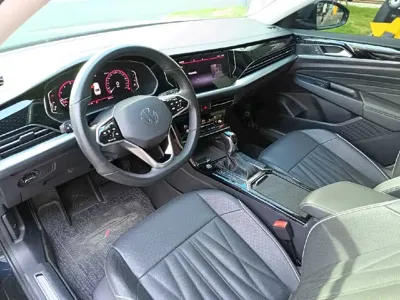 Volkswagen Passat 2022, 35000 км, за 16597.68 USD - фото 13