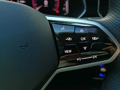 Volkswagen Passat 2022, 35000 км, за 16597.68 USD - фото 27