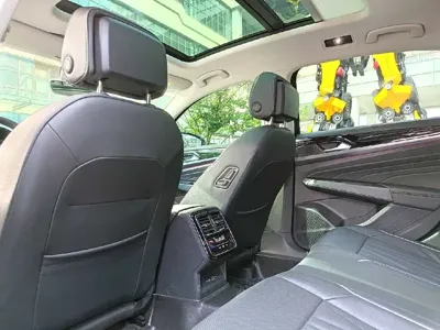 Volkswagen Passat 2022, 35000 км, за 16597.68 USD - фото 37