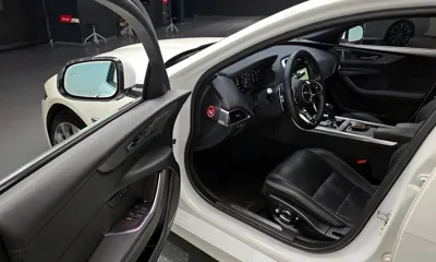 Jaguar XE 2020, 27821 км, за 23069.82 USD - фото 11