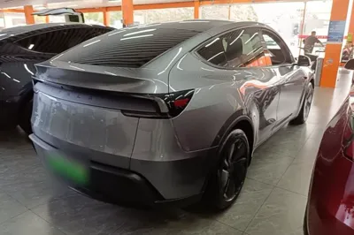 Tesla Model Y 2025, 26800 км, за 41487 USD - фото 6