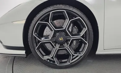 Lamborghini Huracan 2023, 12600 км, за 211726.5 USD
