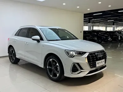 Audi Q3 2022, 26000 км, за 25573.37 USD