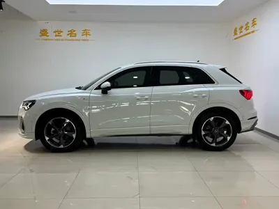 Audi Q3 2022, 26000 км, за 25573.37 USD
