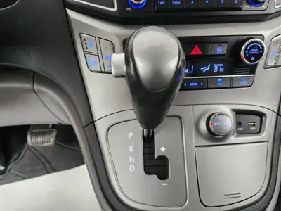 Hyundai Starex 2019, 70623 км, за 14113.17 USD - фото 9