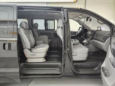 Hyundai Starex 2019, 70623 км, за 14113.17 USD - фото 19