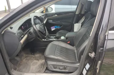 Volkswagen Passat 2019, 139700 км, за 11934 USD