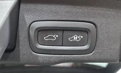 Volvo XC60 2019, 81184 км, за 18721.96 USD - фото 33