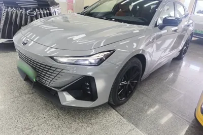 Changan UNI-V iDD · 2023 год