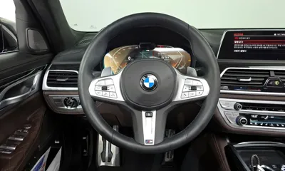 BMW 7-Series 2021, 32104 км, за 44009.44 USD - фото 13