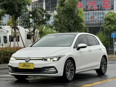 Volkswagen Golf · 2022 год