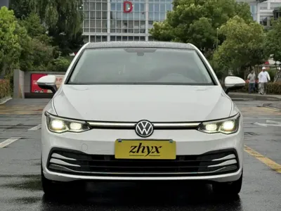 Volkswagen Golf 2022, 40700 км, за 10637.67 USD