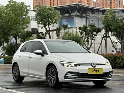 Volkswagen Golf 2022, 40700 км, за 10637.67 USD