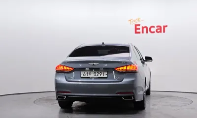 Hyundai Genesis 2016, 92561 км, за 6937.56 USD