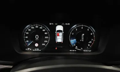 Volvo XC60 2020, 91768 км, за 20086.65 USD - фото 8
