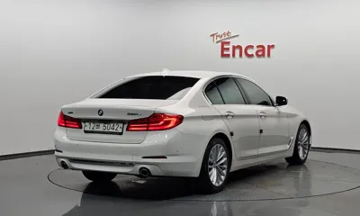 BMW 5-Series 2018, 99141 км, за 16279.21 USD