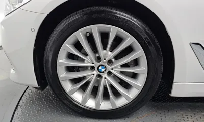 BMW 5-Series 2018, 99141 км, за 16279.21 USD