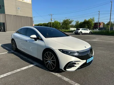 Mercedes-Benz EQS · 2023 год