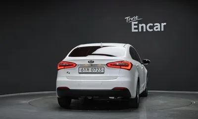 Kia K3 2015, 110940 км, за 2955.86 USD