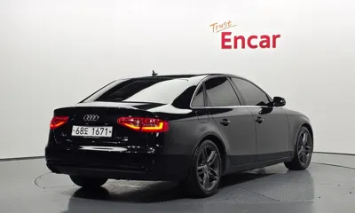 Audi A4 2013, 108876 км, за 5842.2 USD