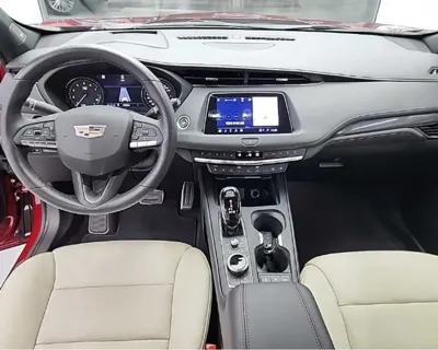 Cadillac XT4 2023, 5000 км, за 23129.31 USD - фото 7
