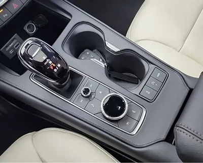 Cadillac XT4 2023, 5000 км, за 23129.31 USD - фото 8