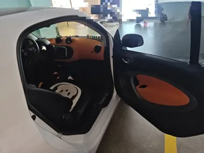Smart Smart Fortwo 2017, 56600 км, за 6615.68 USD - фото 20