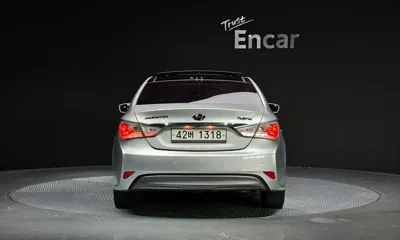 Hyundai Sonata 2012, 123677 км, за 3907.28 USD