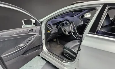 Hyundai Sonata 2012, 123677 км, за 3907.28 USD - фото 11