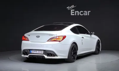 Hyundai Genesis 2010, 131047 км, за 4926.43 USD