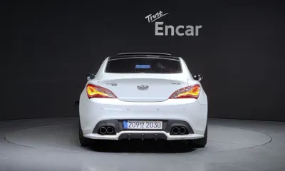 Hyundai Genesis 2010, 131047 км, за 4926.43 USD