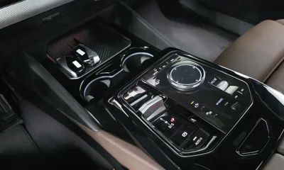 BMW 5-Series 2024, 11039 км, за 39413.7 USD - фото 9