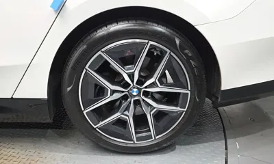 BMW 5-Series 2024, 11039 км, за 39413.7 USD - фото 21