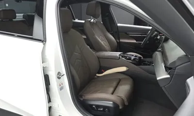 BMW 5-Series 2024, 11039 км, за 39413.7 USD - фото 26