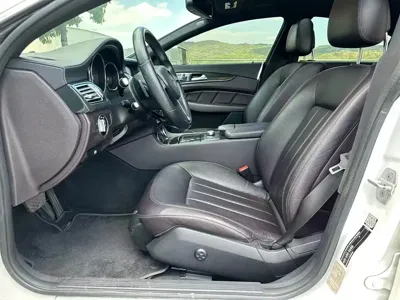 Mercedes-Benz CLS 2014, 120000 км, за 13213.4 USD