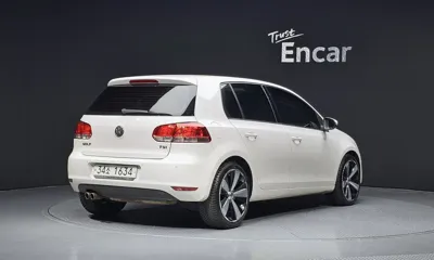 Volkswagen Golf 2012, 138154 км, за 2912.06 USD