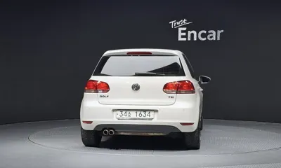 Volkswagen Golf 2012, 138154 км, за 2912.06 USD