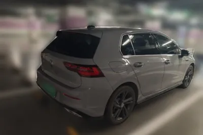 Volkswagen Golf 2023, 25300 км, за 18850 USD