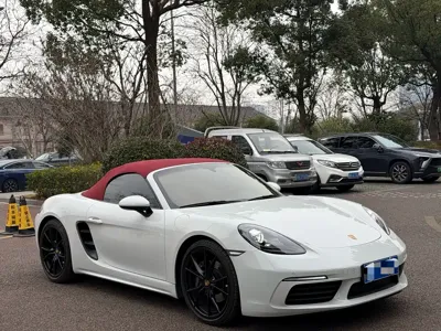 Porsche 718 2018, 60000 км, за 19625.37 USD
