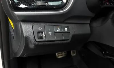 Kia Stonic 2018, 113135 км, за 6408.99 USD - фото 17