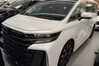 Toyota Vellfire · 2024 год