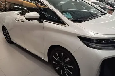 Toyota Vellfire 2024, 44100 км, за 112243 USD