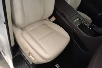 Toyota Vellfire 2024, 44100 км, за 112243 USD - фото 19