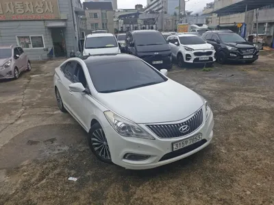 Hyundai Grandeur 2013, 163147 км, за 3941.14 USD