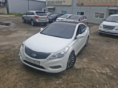 Hyundai Grandeur 2013, 163147 км, за 3941.14 USD